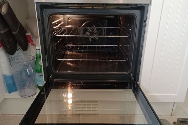 clean range cooker with to doors and two bottom draws