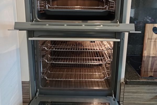 clean range cooker with to doors and two bottom draws