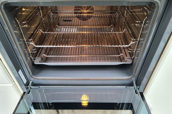 clean range cooker with to doors and two bottom draws